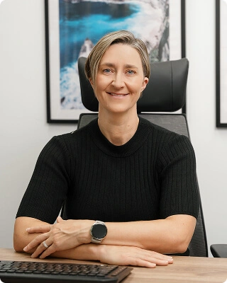 Dr Roxanne Davies
