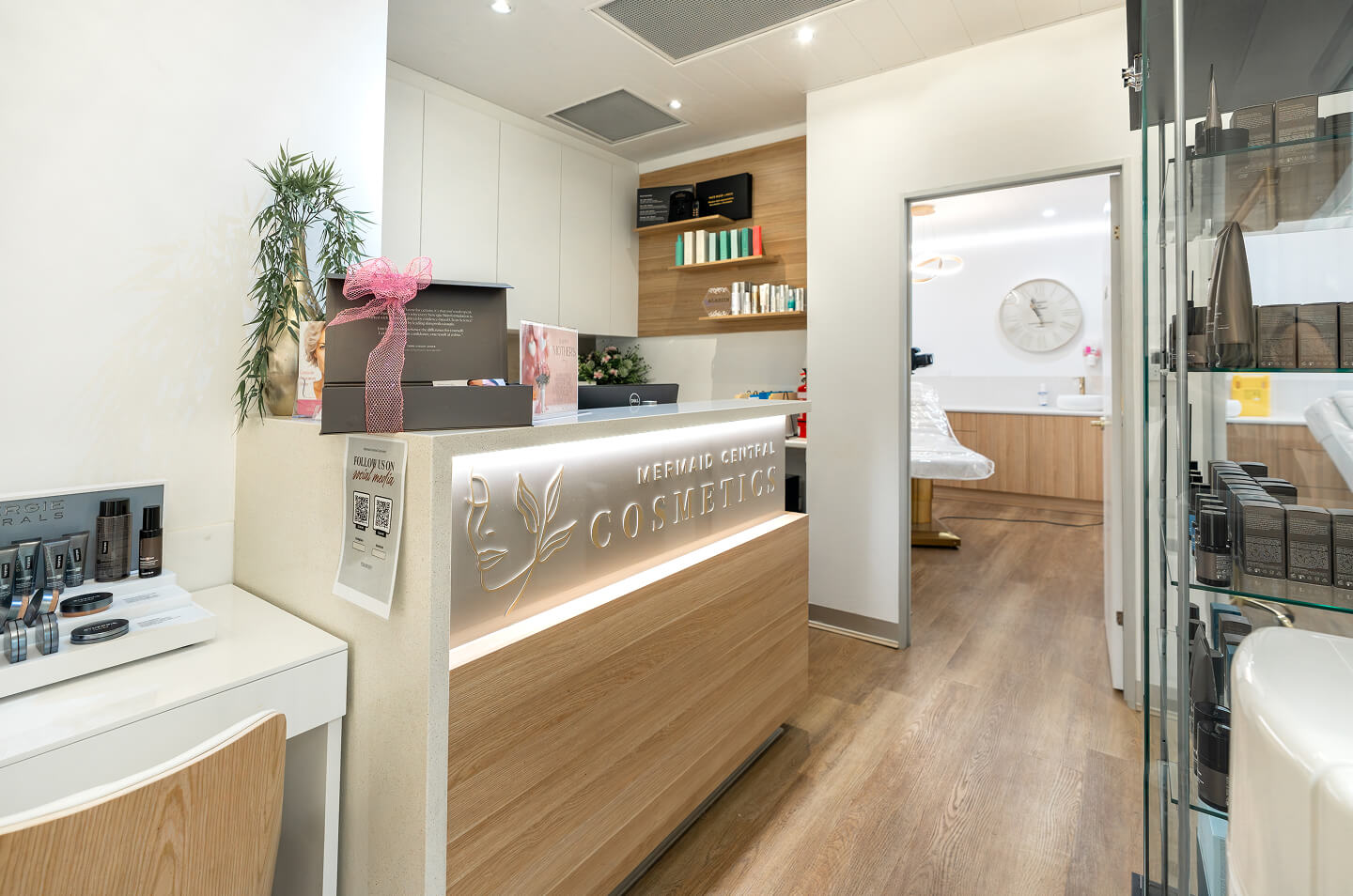 Mermaid Central Cosmetics clinic interior